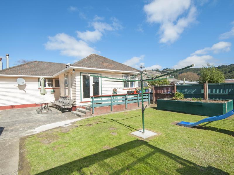 4 Chittick Street, Stokes Valley, Lower Hutt - Carousel 1