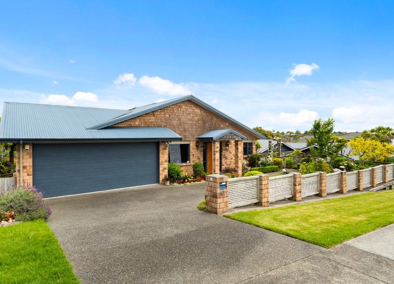 9 Athfield Drive, Bethlehem, Tauranga - Carousel 1