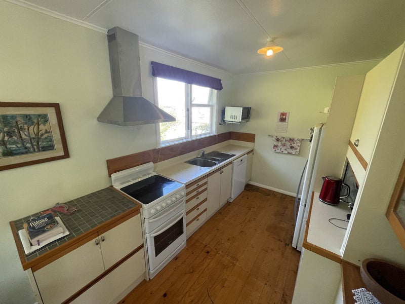 344 Warspite Avenue, Waitangirua, Porirua - Carousel 2