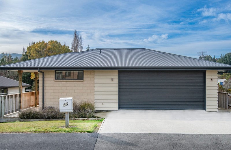 35 Grandvista Drive, Green Island, Dunedin - Carousel 2