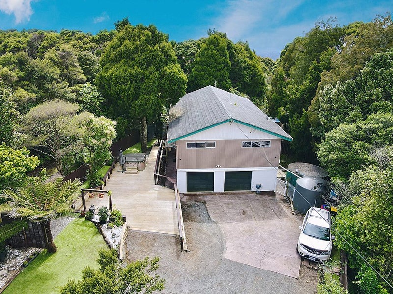 737 Scenic Drive, Henderson Valley, Auckland - Carousel 1