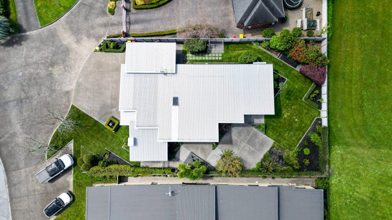 6 Peninsula Point, Huntington, Hamilton - Carousel 24