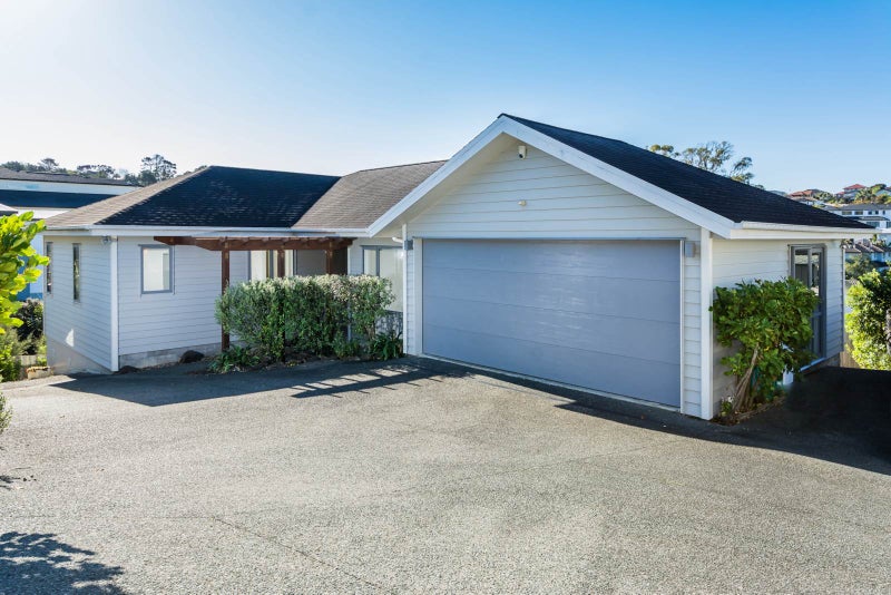 41 Hornbill Drive, Fairview Heights, Auckland - Carousel 1