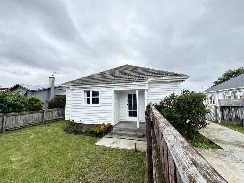 12 Kauri Street, Roslyn, Palmerston North - Carousel 1