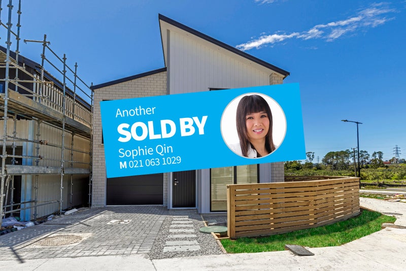 2 Paretao Street, Massey, Auckland - Carousel 1