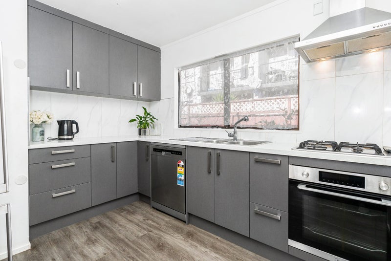 16A Abbotsford Street, Whitiora, Hamilton - Carousel 1