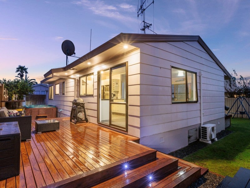 55B Queen Road, Bellevue, Tauranga - Carousel 2