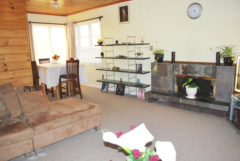 321 Hillsborough Road, Hillsborough, Auckland - Carousel 2