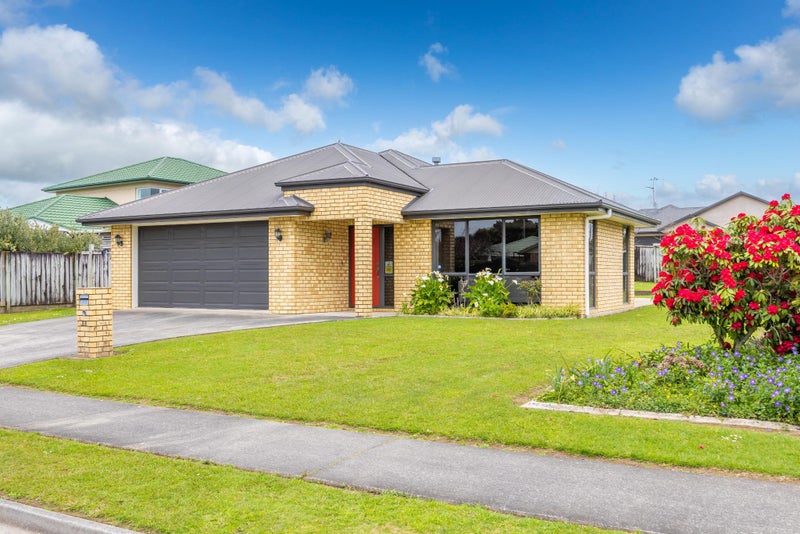 33 Tuirangi Street, Flagstaff, Hamilton - Carousel 1