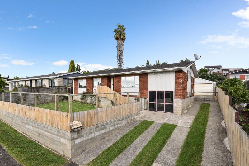 4 Magnolia Crescent, Nawton, Hamilton - Carousel 1