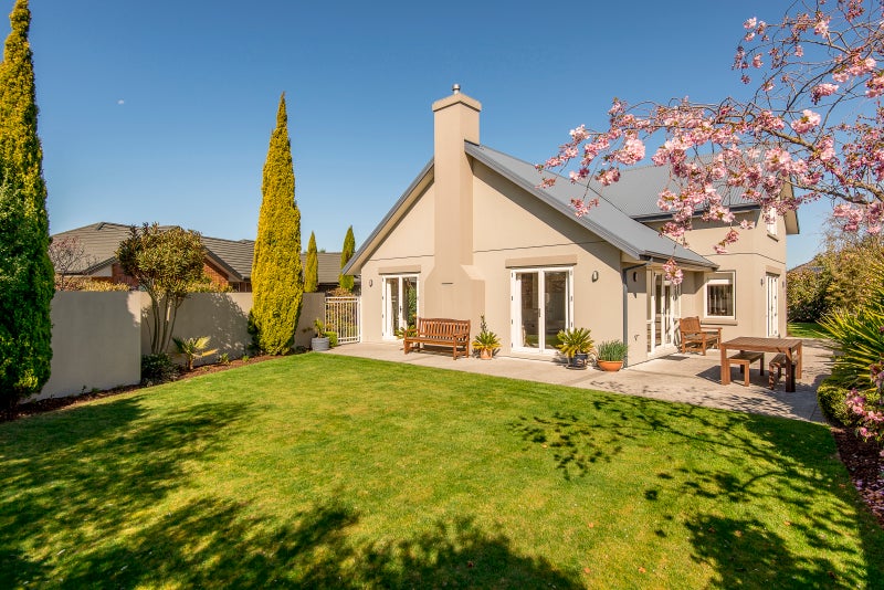 19 Coppinger Terrace, Aidanfield, Christchurch - Carousel 2