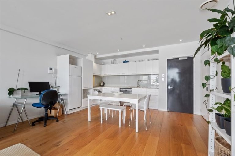204/16 Huron Street, Takapuna, Auckland - Carousel 2