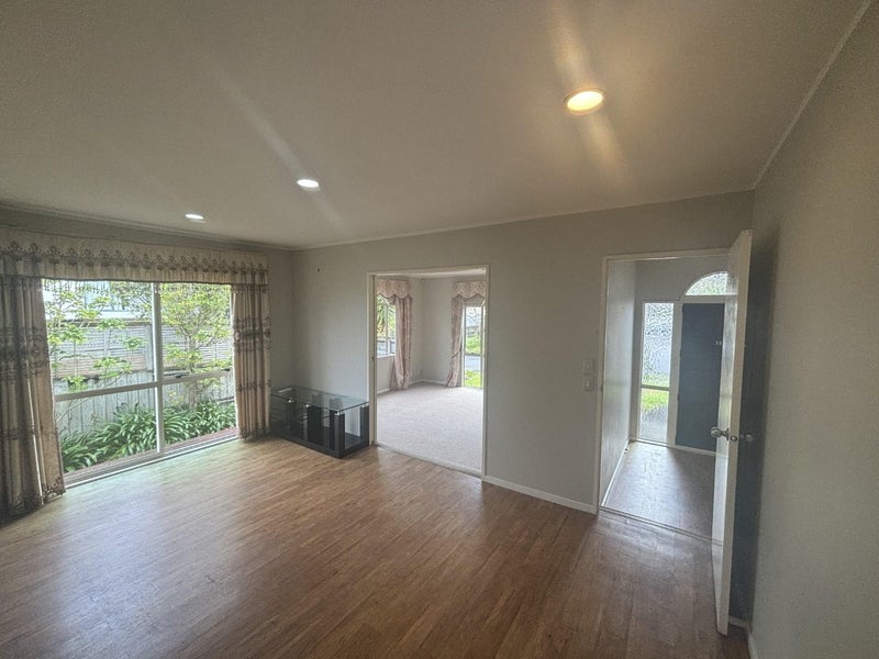 22 Te Hoe Grove, Pinehill, Auckland - Carousel 2