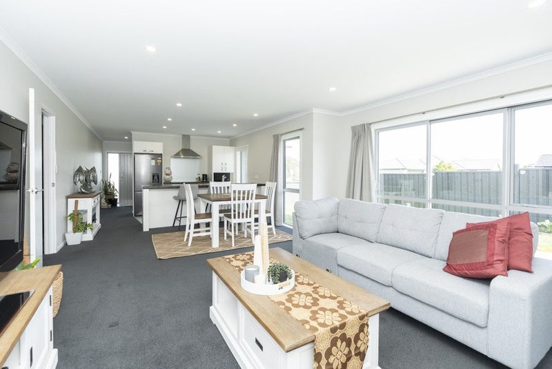 7 Briannarose Drive, Fitzroy, Hamilton - Carousel 2