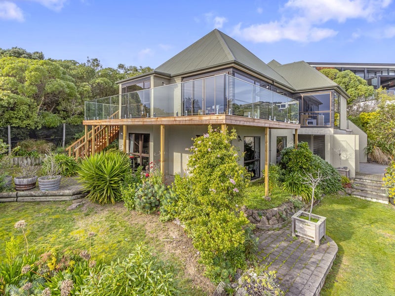 20 Inverness Lane, Redcliffs, Christchurch - Carousel 1