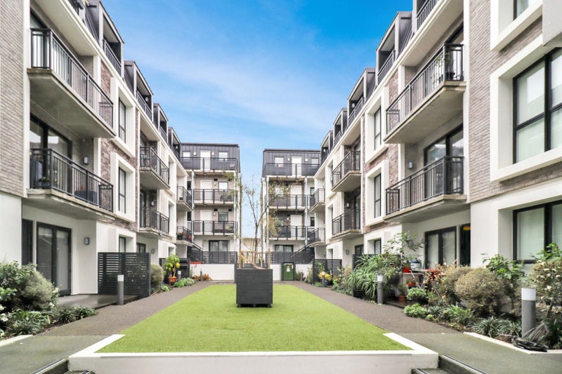 5/16C Constable Street, Newtown, Wellington - Carousel 1