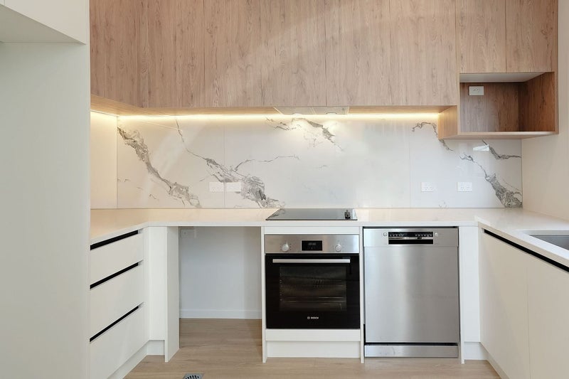 5/4 Serjeant Street, Henderson, Auckland - Carousel 2