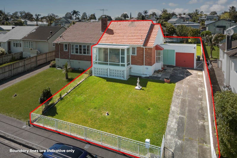 7 Livingstone Street, Westmere, Auckland - Carousel 1