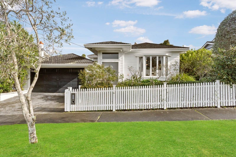 3 Hemi Street, Narrow Neck, Auckland - Carousel 2