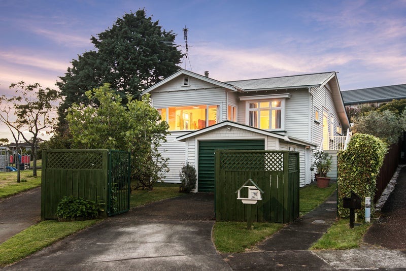 16 John Shaw Drive, Saint Johns, Auckland - Carousel 2