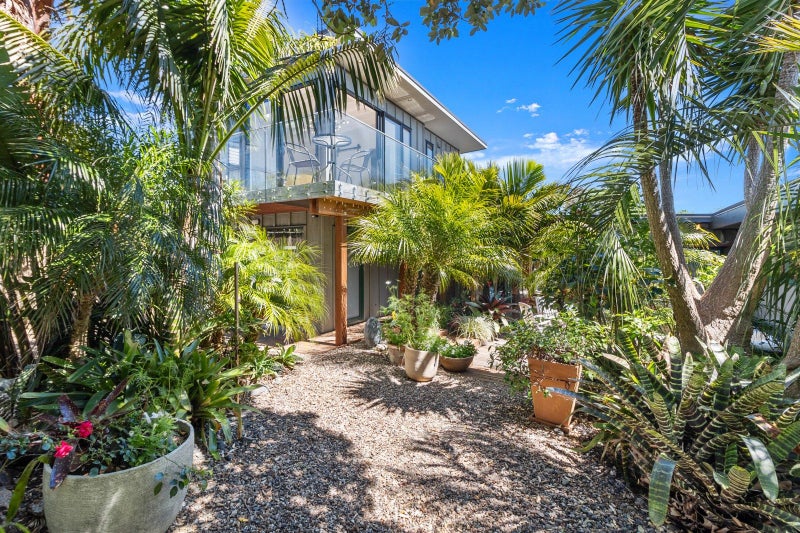 33 Tawa Street, Oneroa, Waiheke Island - Carousel 2