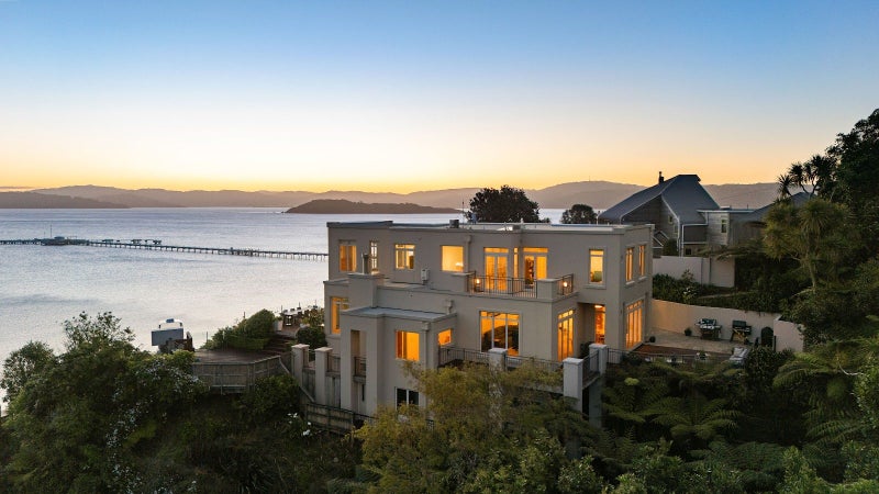 117 Marine Drive, Sorrento Bay, Lower Hutt - Carousel 1