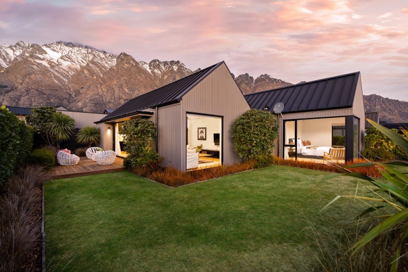 1 Wanderer Lane, Jacks Point, Queenstown - Carousel 1