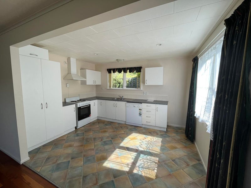 3 Blandford Way, Newlands, Wellington - Carousel 2