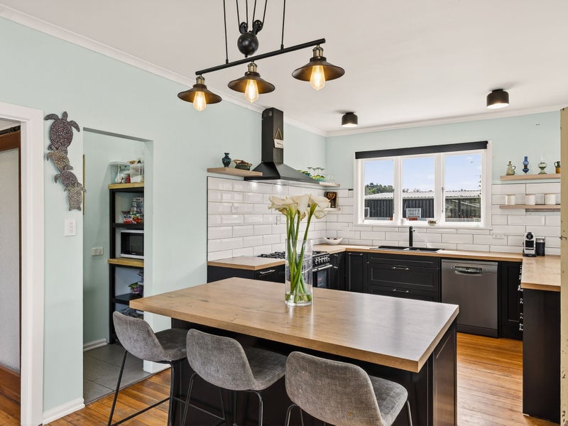 1 Montrose Street, Kaiti, Gisborne - Carousel 1