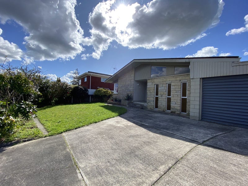 6 Samuel Place, Queenwood, Hamilton - Carousel 1