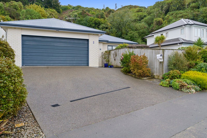 8 Chippenham Grove, Churton Park, Wellington - Carousel 22