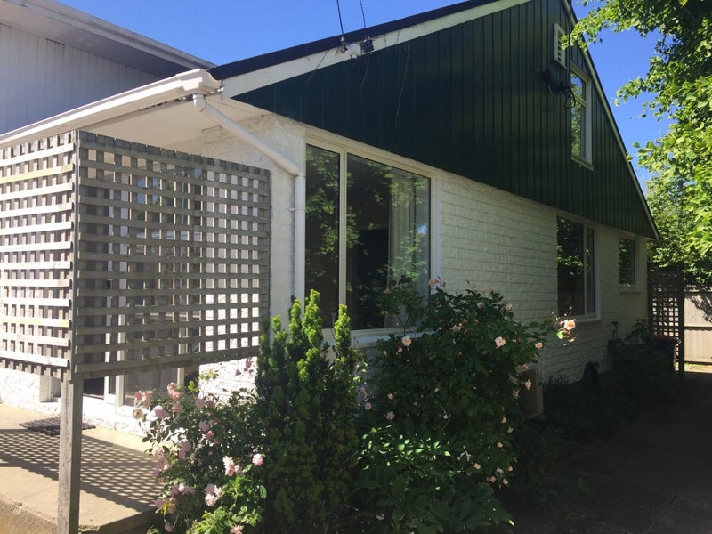 2/8A Elmwood Road, Strowan, Christchurch - Carousel 1