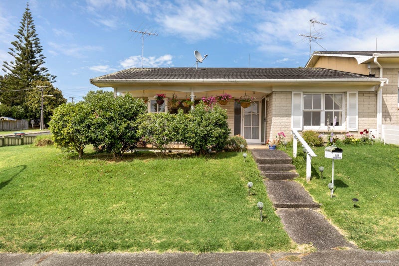 1/2 Catton Crescent, Waikowhai, Auckland - Carousel 1