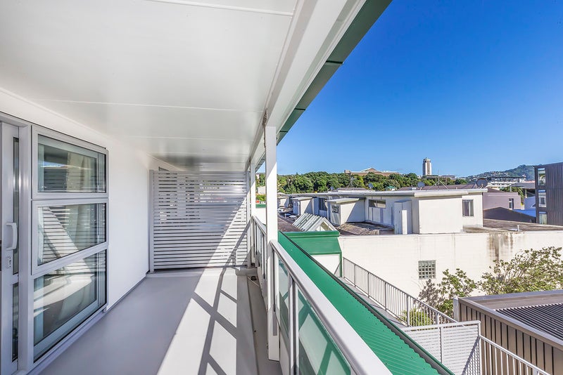 5/8 Girton Terrace, Mount Cook, Wellington - Carousel 1