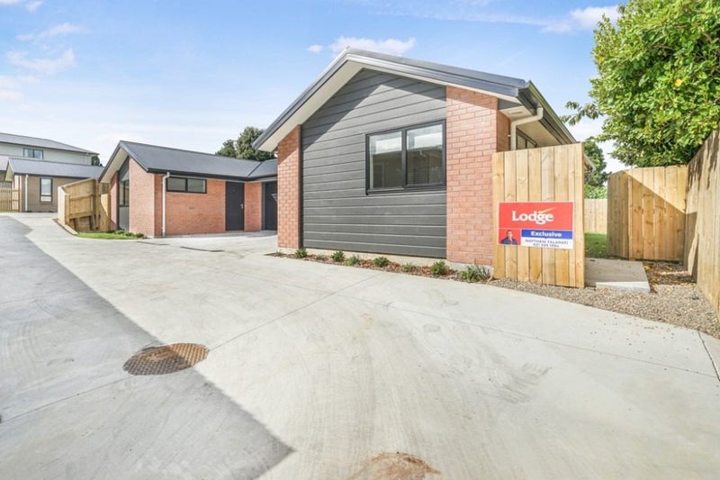1/11 Matthews Crescent, Melville, Hamilton - Carousel 1