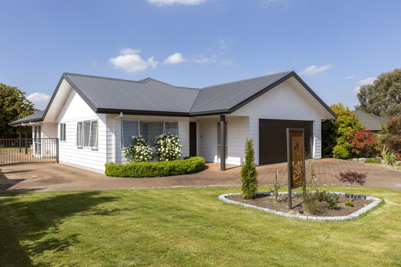 15 Robinson Terrace, Rangatira Park, Taupo - Carousel 1