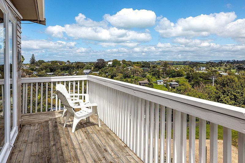 15 Beresford Avenue, Surfdale, Waiheke Island - Carousel 47