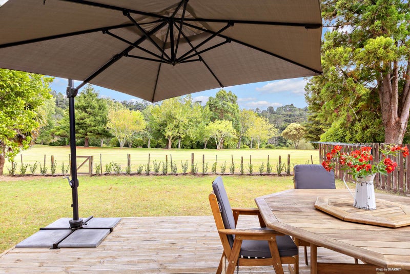 36 Redlands Grove, Swanson, Auckland - Carousel 2