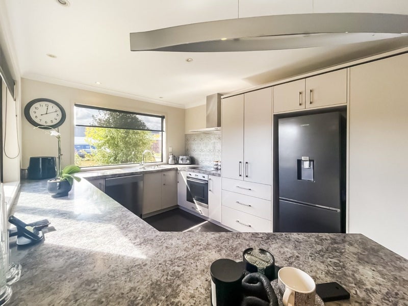86 Rosalie Terrace, Kelvin Grove, Palmerston North - Carousel 2