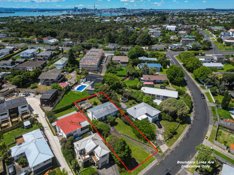 11 Tilden Avenue, Hillcrest, Auckland - Carousel 1