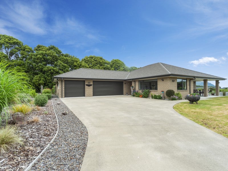 12 Lacebark Drive, Kinloch, Taupō - Carousel 2