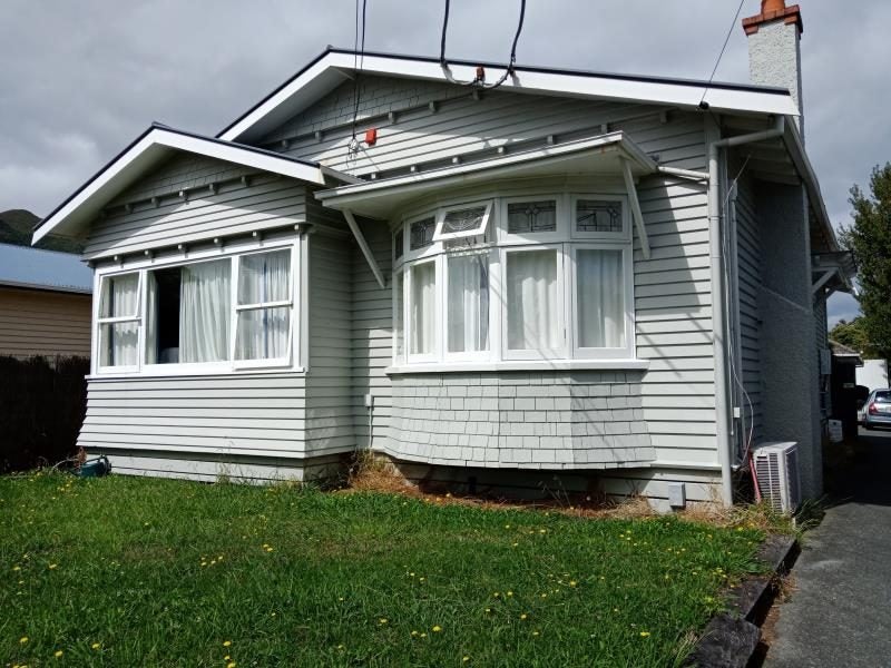 1/8 Heath Grove, Waiwhetu, Lower Hutt - Carousel 1