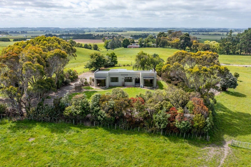 518 State Highway 3, Bulls, Bulls - Carousel 2