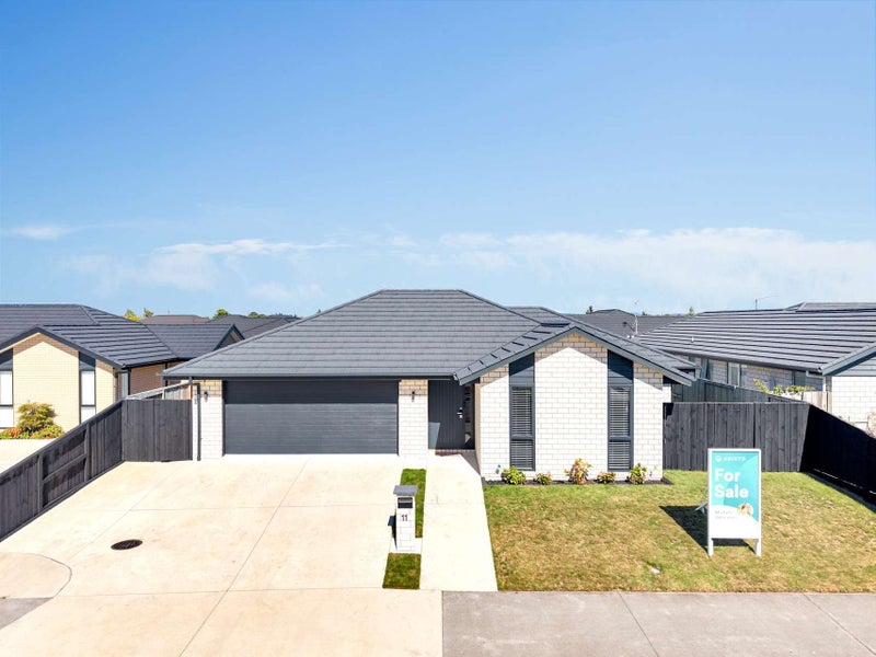 11 Kimbrae Drive, Rototuna North, Hamilton - Carousel 1