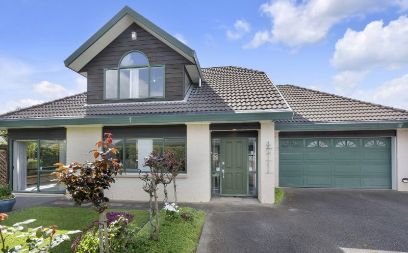 2/14 Travers Place, Northpark, Auckland - Carousel 1