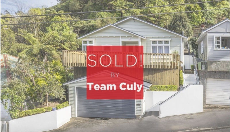 5 Adams Terrace, Aro Valley, Wellington - Carousel 1
