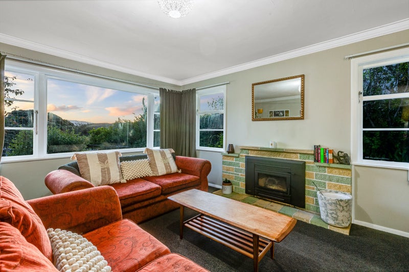 15 Mana View Road, Paremata, Porirua - Carousel 2