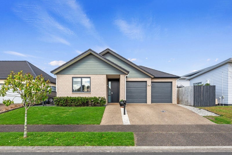 82 Landing Drive, Pyes Pa, Tauranga - Carousel 1