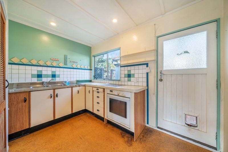 10B Raukawa Street, Stokes Valley, Lower Hutt - Carousel 2