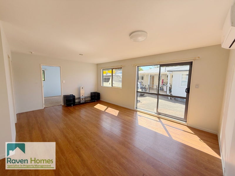 27 Kohekohe Street, New Lynn, Auckland - Carousel 2